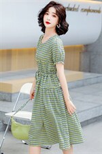 2022夏季新款优雅潮流时尚气质圆领中长款格子连衣裙，女装连衣裙，三木叶子