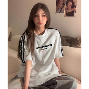 抖音得物品质二开240克宽松纯棉美式潮牌印花三条杠中性风短袖T恤图片