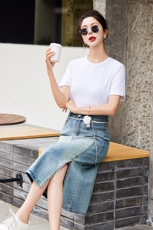 现货淑女浅色开叉牛仔半身裙2025夏季新款花朵链条韩版A字包臀裙，女装套装/套裙，跑量工厂店