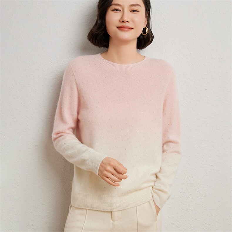 时尚渐变色女士衫 优雅圆领设计 舒适保暖图片