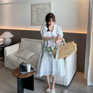 夏季女裙2025年新款温柔风初恋裙奶甜娃娃领宽松显瘦连衣裙甜飒风图片