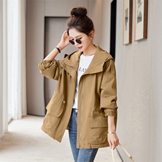 2025新款高级感时尚休闲中长款风衣外套女春秋短款宽松显瘦小个子，女装风衣，依万里