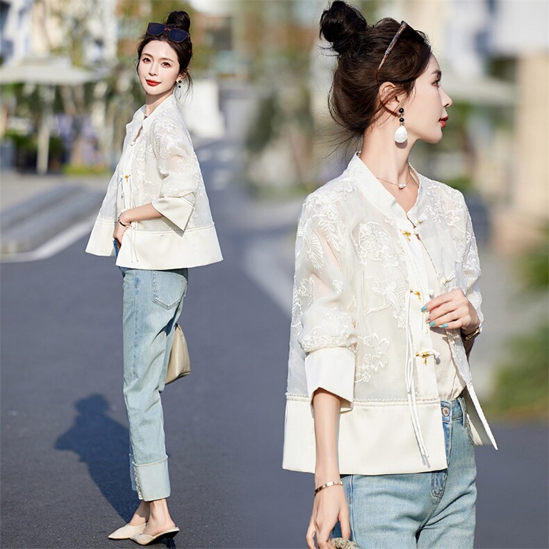 新中式国风薄款外套女2025春夏新款小香风短款时尚白色刺绣防晒衣，女装防晒衣，半夏