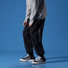 2021新款蓝墙黑色休闲宽松印花运动裤A061-K1822-P45控价68，男装休闲裤，电商A061
