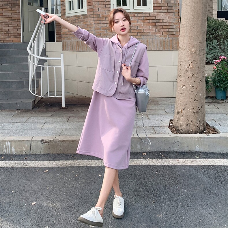 温柔系穿搭紫色休闲连衣裙女春新款工装马甲宽松减龄卫衣裙图片