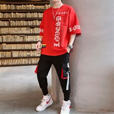 红色