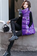 2025年冬季新款时髦暖冬时尚短款棉马甲拉链连帽，女装马甲，时尚俏佳人