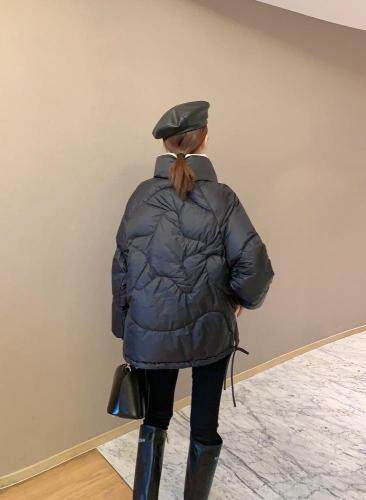 当季爆品韩版小辣椒领宽松羽绒服、，女装羽绒服，索罗密欧