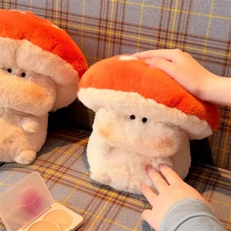 蘑菇公仔可爱送女生网红娃娃机，多乐玩具工厂店