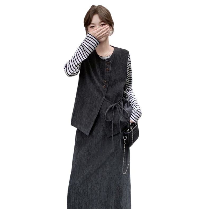 深灰色复古马甲条纹t恤上衣显瘦气质半身裙三件套女秋季2025新款,女装套装/套裙,2C198