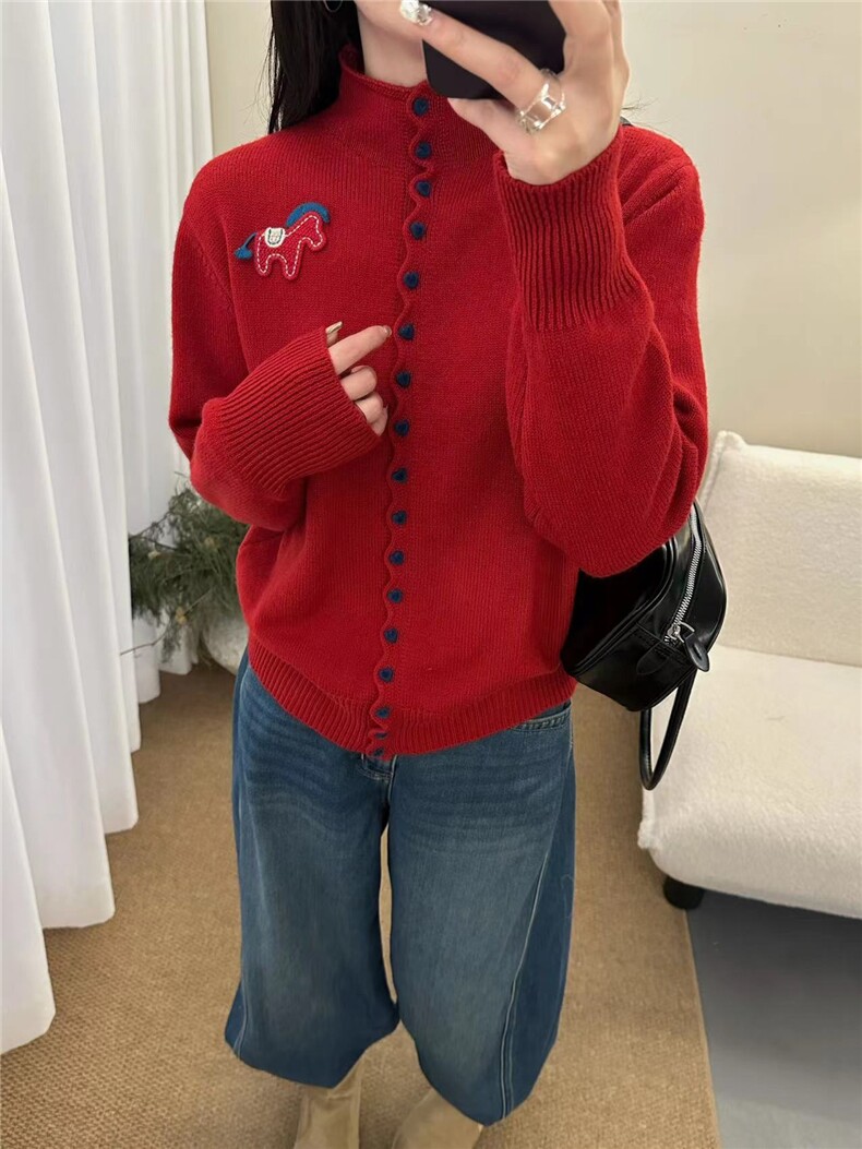 2025年秋季时尚百搭通勤简约休闲爱心纽扣小马针织开衫，女装羊毛衫，九嘉羊绒