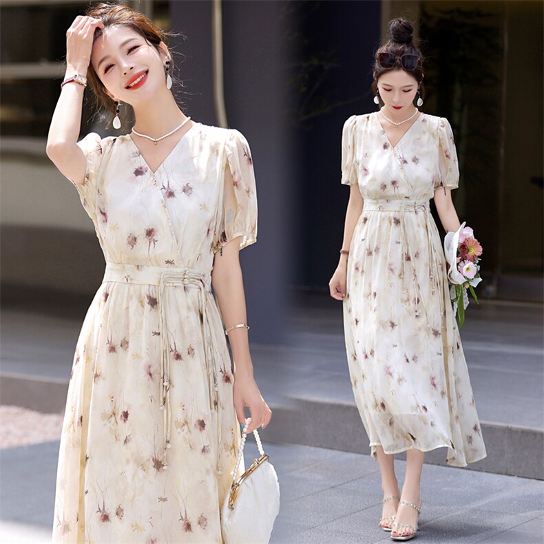 【现货新款】碎花连衣裙中长款2024夏装气质优雅v领长裙，女装连衣裙，C位