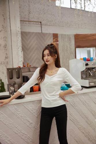 奥丝雅 靡曼 ASYMM119502