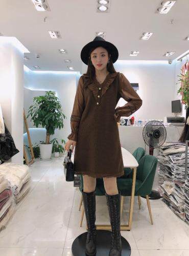 【现货】V领木耳边针织连衣裙，女装连衣裙，艾丹迪蔓