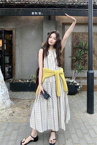 波西米亚度假风印花连衣裙女2025夏季新款法式复古气质无袖背心裙图片