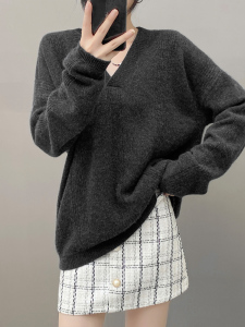 2025年秋季甜美长袖套头V领时尚百搭通勤图片