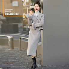 现货2023新款冬小香白鸭绒羽绒气质套装袖毛真毛可脱卸，女装羽绒服，然然