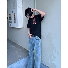 黑色