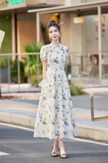 2024夏季新款复古风中长款圆领盘扣印花连衣裙，女装连衣裙，天丝秀