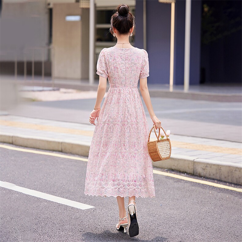 粉色小香风蕾丝连衣裙女2025新款夏季方领高级感法式洋气收腰显瘦,女装连衣裙,韩蜜菓
