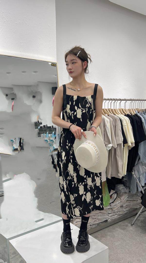 新款连衣裙，女装连衣裙，奥米啦