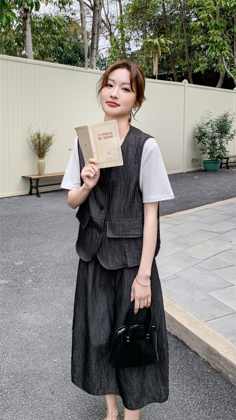 灰色马甲半身裙套装女夏2025新款韩版超火独特绝美盐系穿搭三件套,女装套装/套裙,2C051
