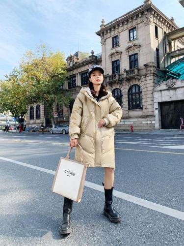 现货羽绒服，女装羽绒服，莉泽贝妮