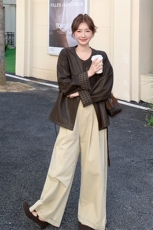 设计感褶皱圆领设计感棕色外套女2025秋季复古高级感淡人夹克外套，女装皮衣，2D075