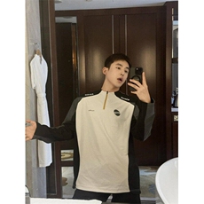 浅绿色