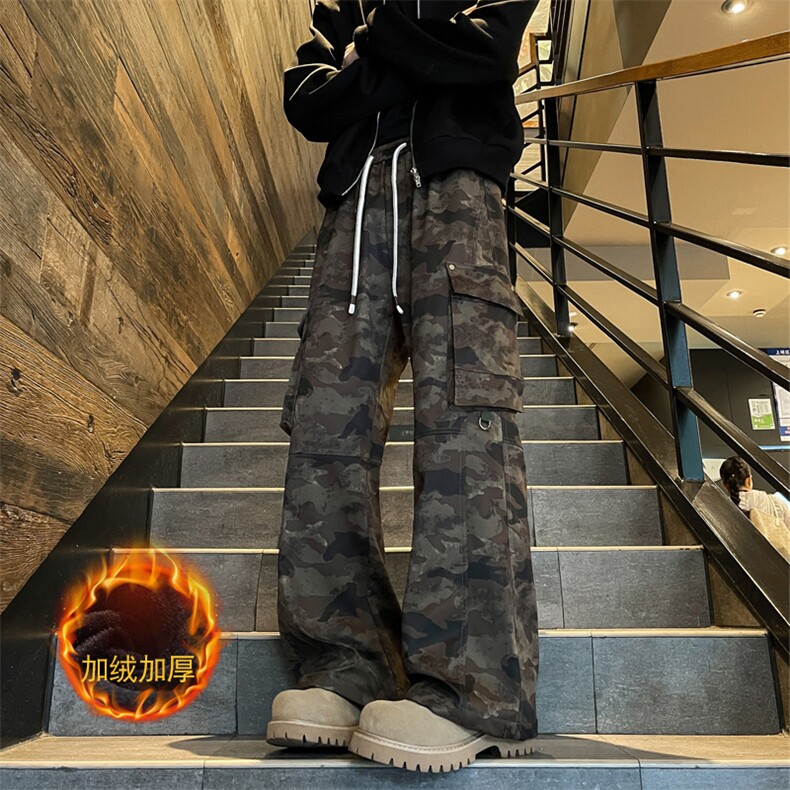 迷彩休闲工装裤子男士冬季新款潮牌加绒加厚宽松痞帅拖地微喇长裤图片