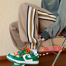 咖啡色