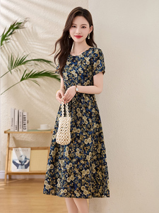 复古印花短袖棉布连衣裙女夏季2025新款时尚气质收腰显瘦碎花裙子图片