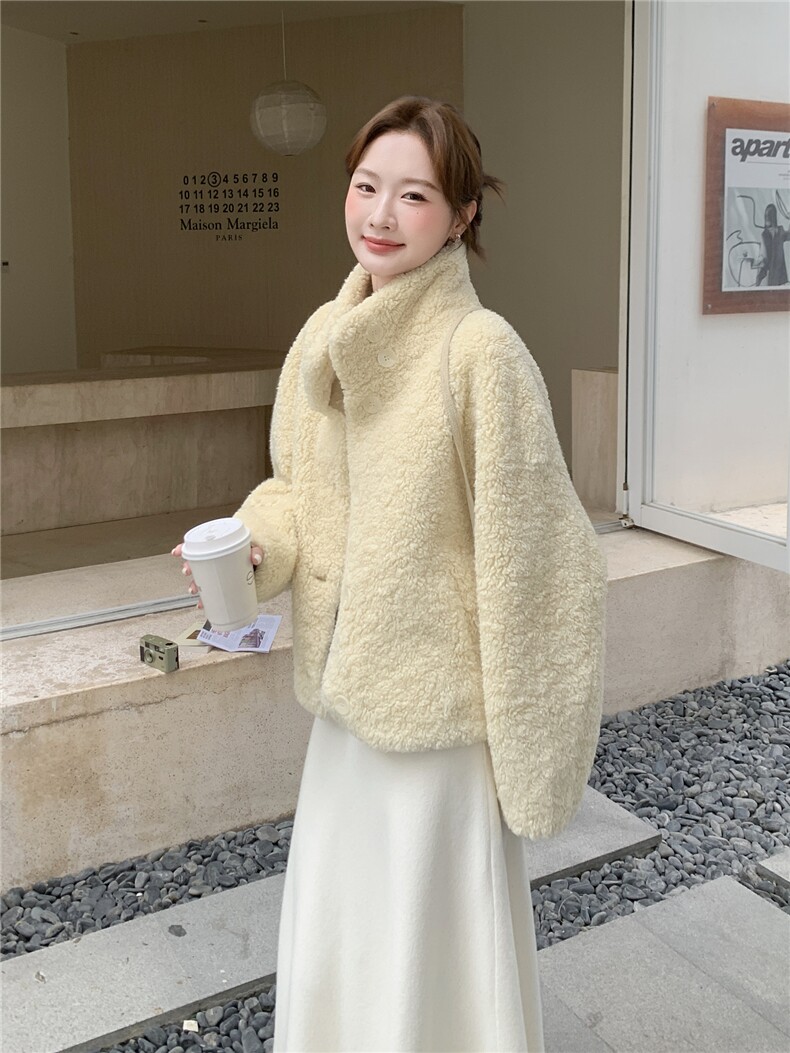 210-3291-P185-k268奶黄色甜美立领皮毛一体加厚短外套,女装羊羔毛/颗粒绒,韩蜜菓