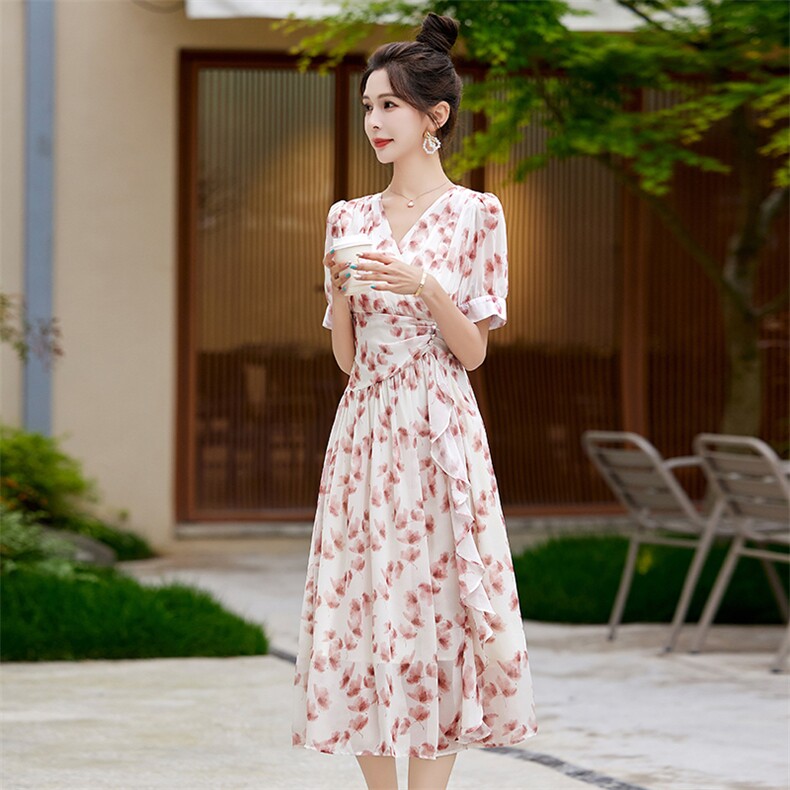 退现雪纺碎花连衣裙夏季2025新款v领收腰气质显瘦a字裙子女仙,女装连衣裙,朵莱米