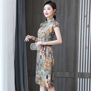 杭州真丝连衣裙女新款蚕改良旗袍2025年夏季新款复古妈妈裙子，女装连衣裙，小荷流