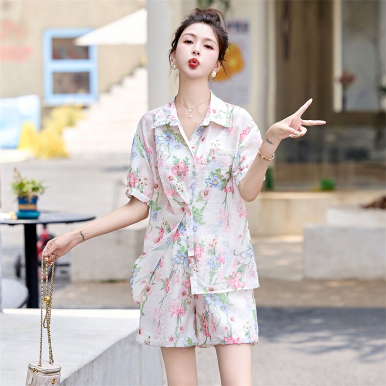 短裤套装女2024夏季新款炸街减龄时尚休闲欧货碎花防晒衬衫两件套,女装套装/套裙,辉煌依升