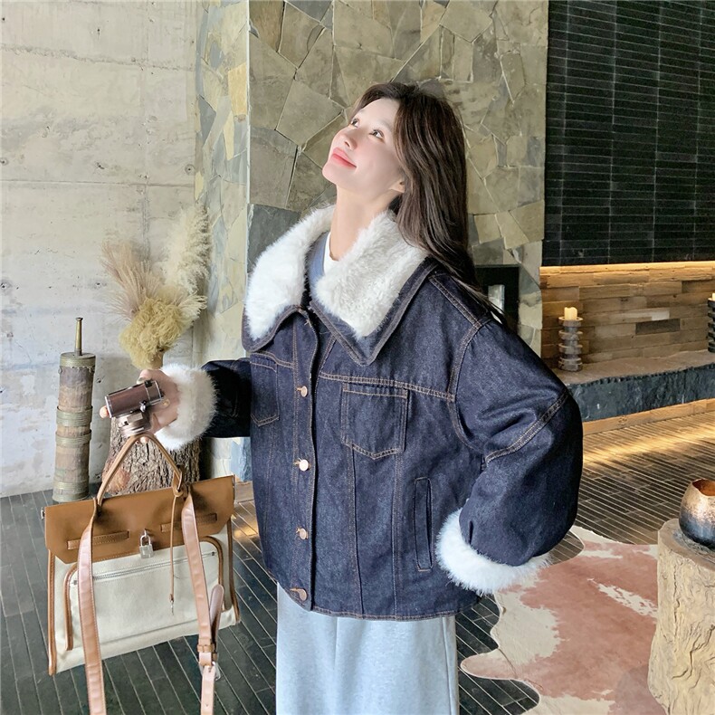 2025冬季新款深蓝色羊羔毛大翻领牛仔羽绒服女复古休闲风加厚外套,女装羽绒服,2D078