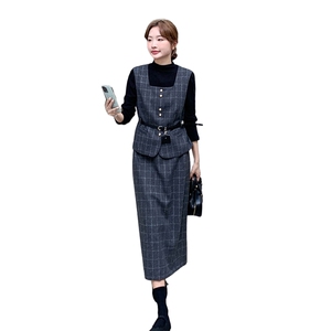 格纹马甲打底衫半身裙套装女秋冬2025新款小个子爆款高级感三件套图片