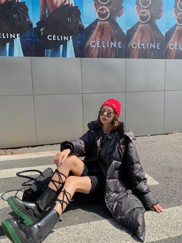 休闲胸口贴标长款羽绒SML，女装，尚映