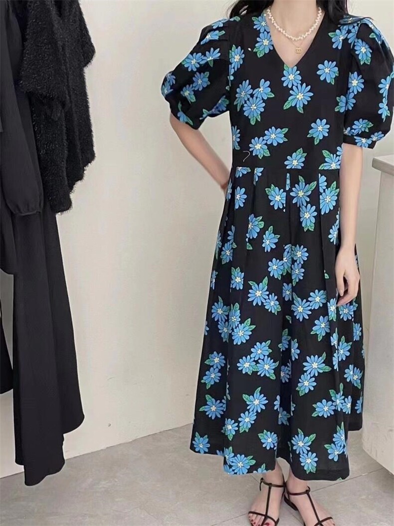 新款韩版碎花连衣裙，女装连衣裙，青菜萝卜