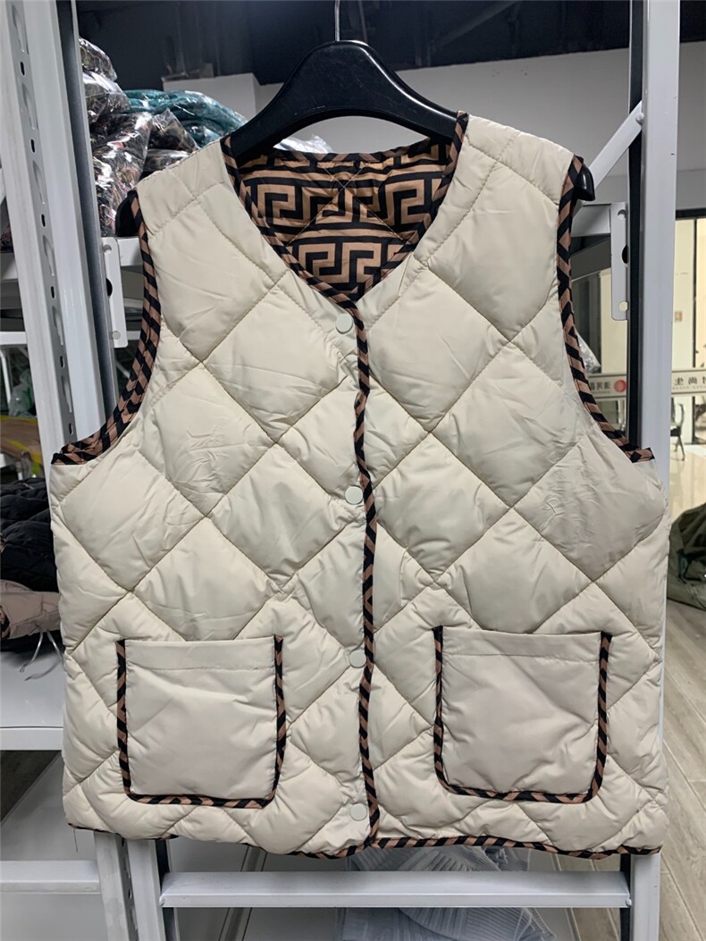 2025年秋季常规小香风羽绒服马甲,女装马甲,浩新羊绒