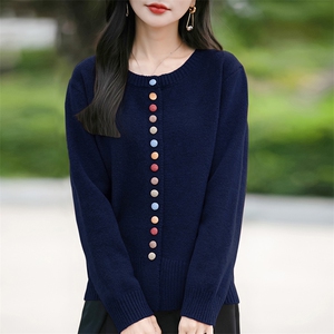 甜美小香风针织圆领开衫女2024秋冬新款时尚彩扣加厚外套休闲上衣图片