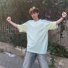 抖音得物品质二开240克宽松纯棉美式潮牌印花三条杠中性风短袖T恤，男装T恤，电商A486