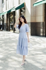 2021年夏季V领纯色时尚松紧腰韩版喇叭袖舒适休闲优雅中长款，女装连衣裙，辉之琳