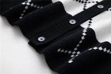 2025年秋季时尚百搭通勤休闲七针加厚圆领菱形开衫，女装羊绒衫，轩妮羊绒