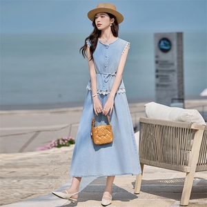 2025夏装新款水洗轻薄牛仔拼接裙子蕾丝花边甜美气质收腰两件套女图片