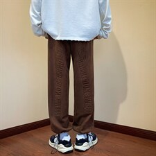 咖啡色