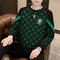 黑绿色