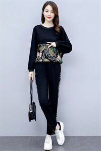 现货2024春装套装/套裙时尚印花舒适百搭运动风，女装套装/套裙，三木叶子