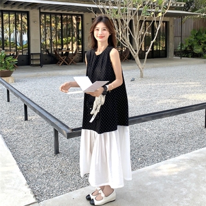 撞色拼接波点连衣裙女2025夏季新款法式设计感独特漂亮气质背心裙图片